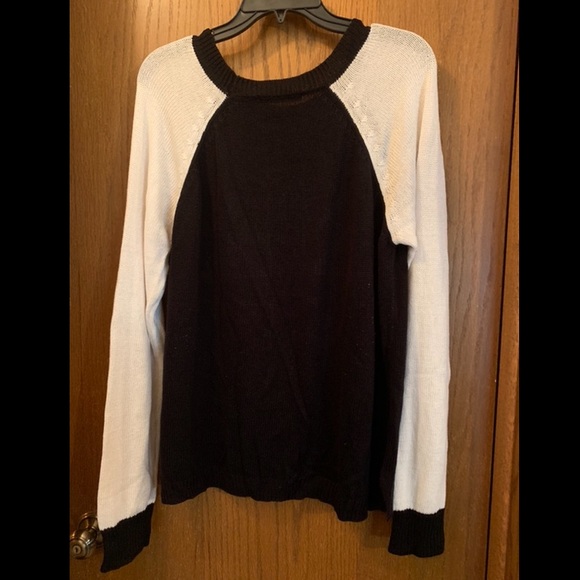 Forever 21 England Flag Sweater - Picture 4 of 4